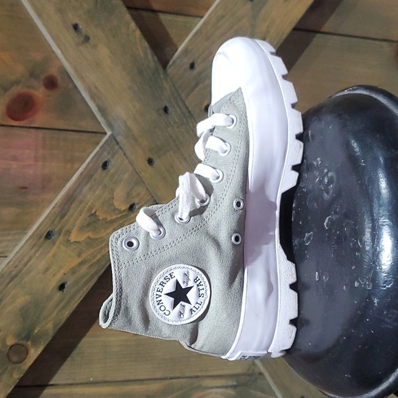 WOMENS ALL STAR CHUCK TAYLOR CONVERSE  LUGGED HIGH TOPS SIZE 7 PLATFORM SHOES - Picture 2 of 12